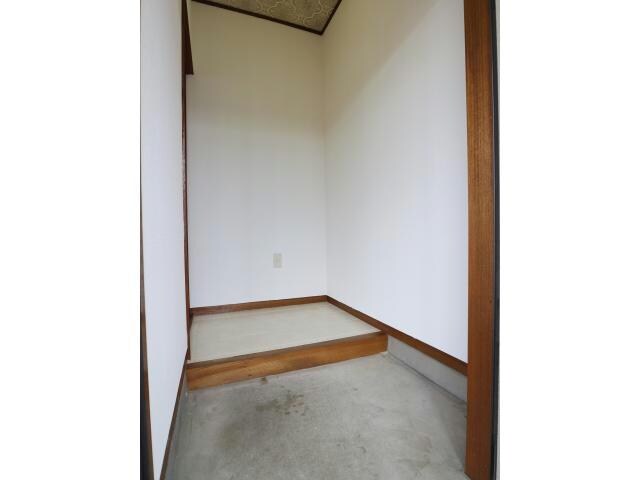 物件内観写真17　(玄関)