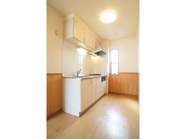 物件内観写真6　(２口ガスコンロ付きのシステムキッチン)