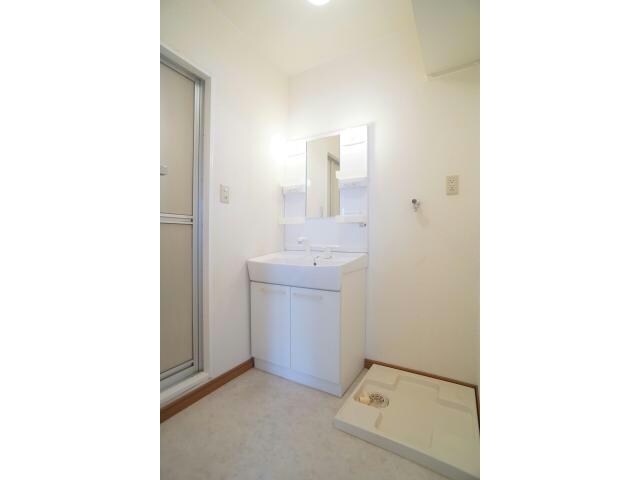 物件内観写真9　(独立洗面台)