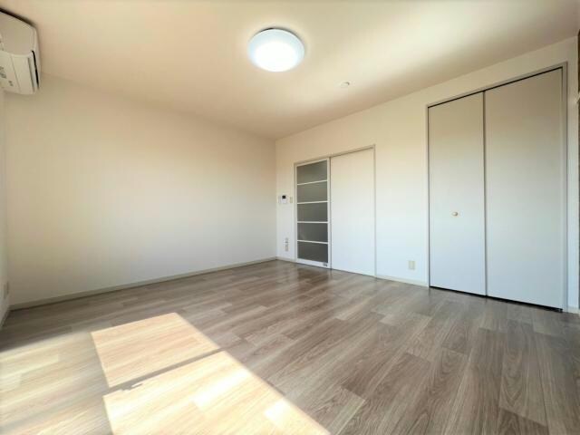 物件内観写真7　(居室照明器具付き)