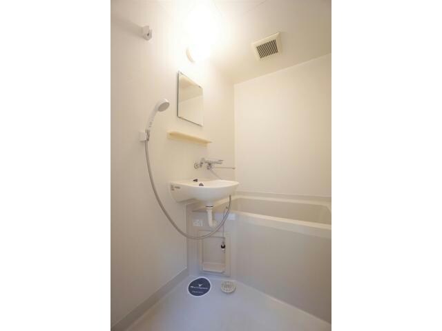 物件内観写真11　(清潔感のある浴室)