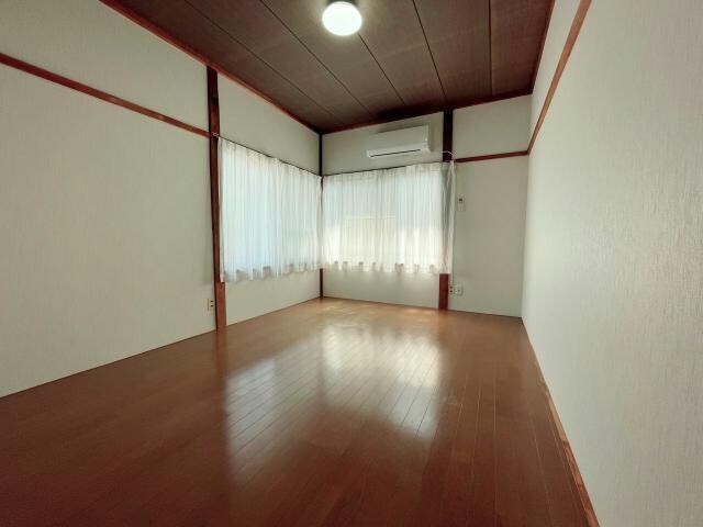 物件内観写真3　(陽あたり良好)