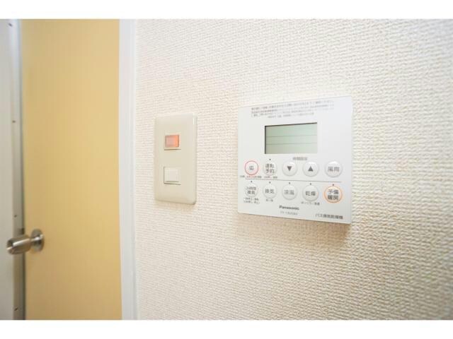 物件内観写真14　(浴室乾燥機付き)