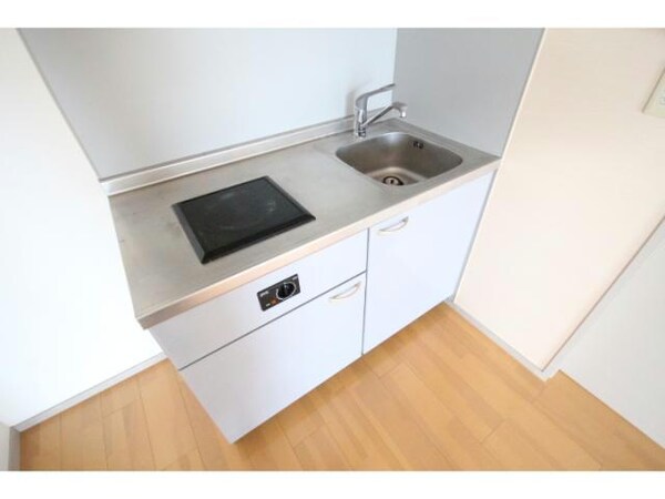 キッチン(同マンション内、別のお部屋の写真です。)