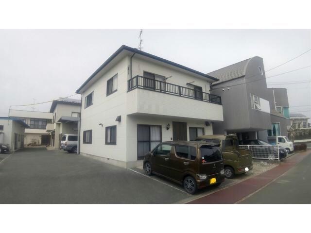 物件外観写真1　(2階全室角設計◎)