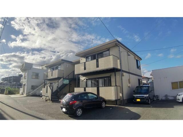 物件外観写真1　(南向きで日当たり確保♪)