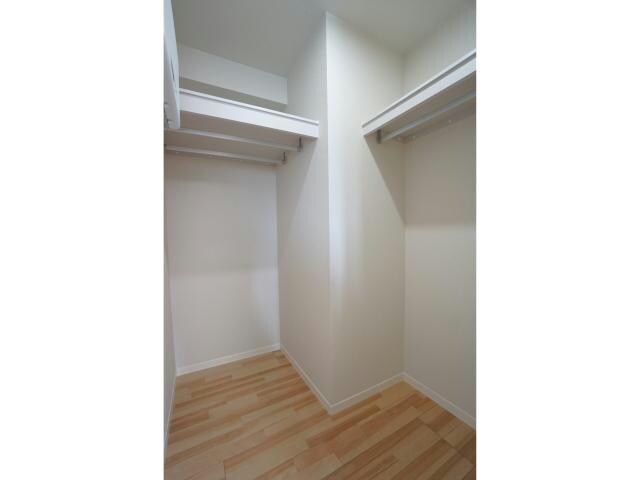 物件内観写真6　(ウォークインクローゼット)