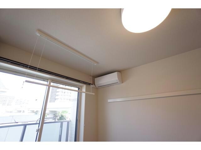 物件内観写真15　(室内物干し機)