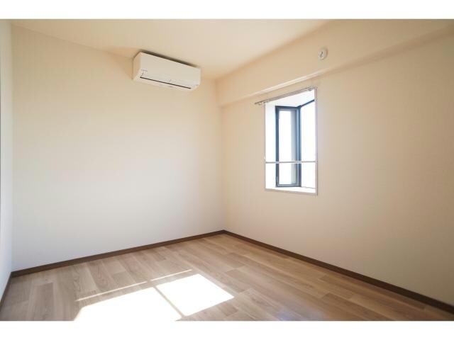 物件内観写真6　(エアコン2基付き)