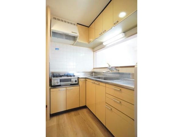 キッチン(２口ガスコンロ付き)