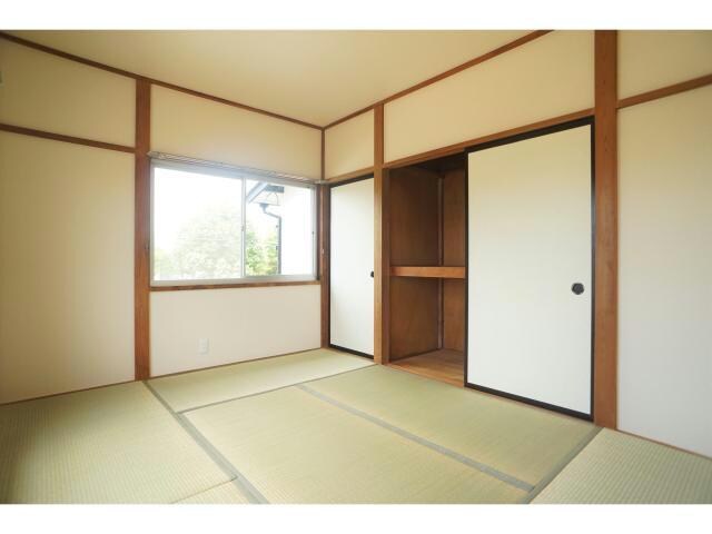 物件内観写真8　(2階和室)