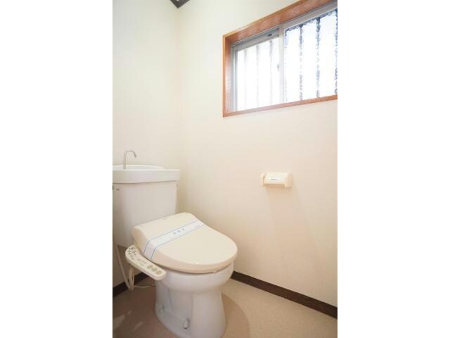 物件内観写真12　(温水洗浄便座付き)