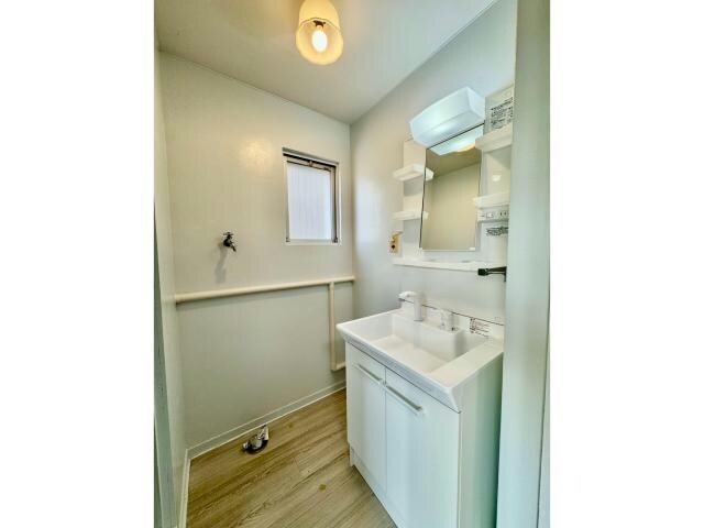 物件内観写真15　(独立洗面台)