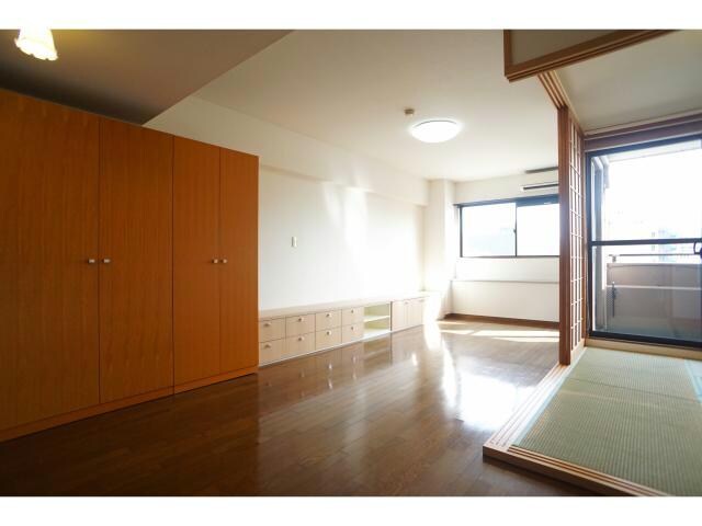 物件内観写真4　(収納たっぷり♪)