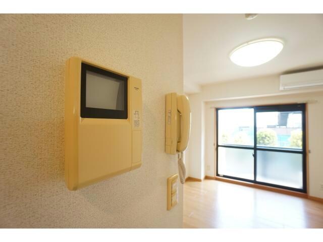 物件内観写真19　(エントランスオートロック付き)