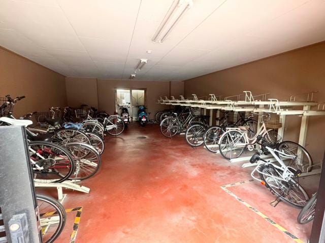 物件外観写真3　(駐輪場)