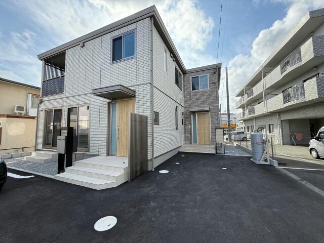 フリージュの物件外観写真