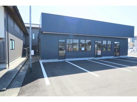 砺波市平和町　貸店舗外観写真