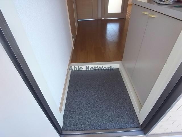 物件内観写真16　(玄関)