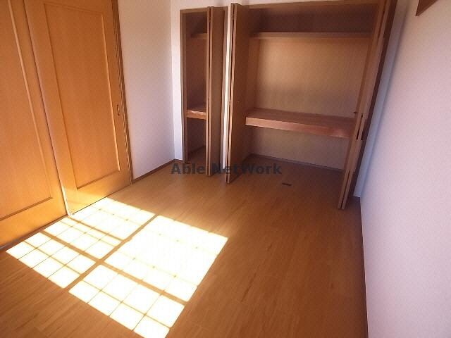 物件内観写真10　(洋室)