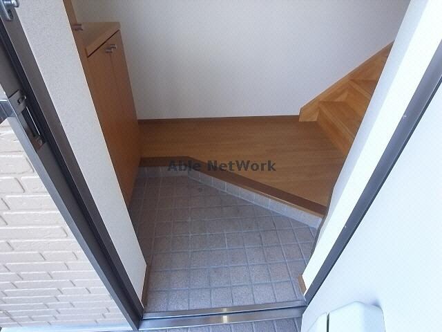 物件内観写真16　(玄関)