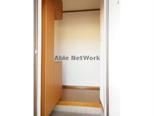 物件内観写真17　(玄関回り)