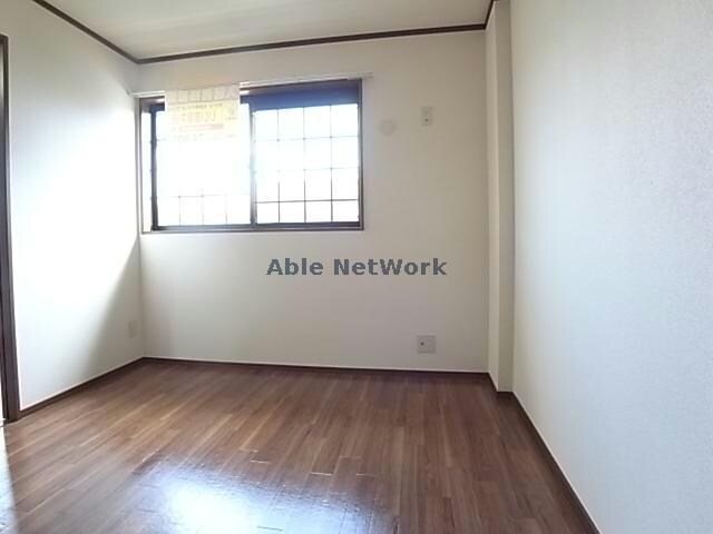 物件内観写真8　(洋室)