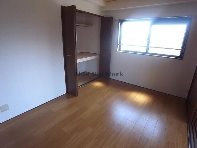 物件内観写真8　(洋室)