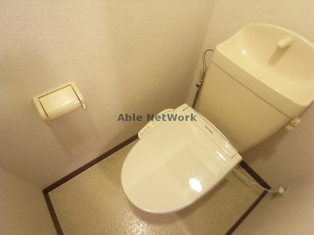 物件内観写真13　(温水洗浄便座付きﾄｲﾚ)