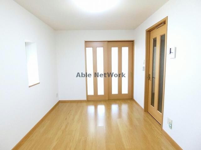 物件内観写真8　(洋室)