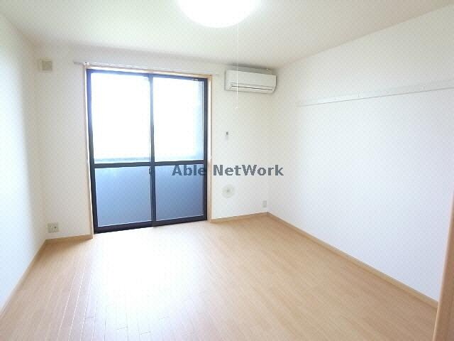 物件内観写真8　(居室)