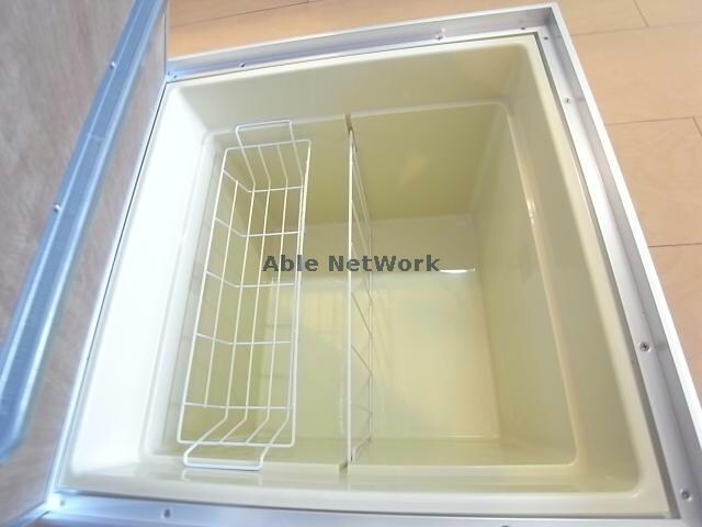 物件内観写真19　(床下収納)