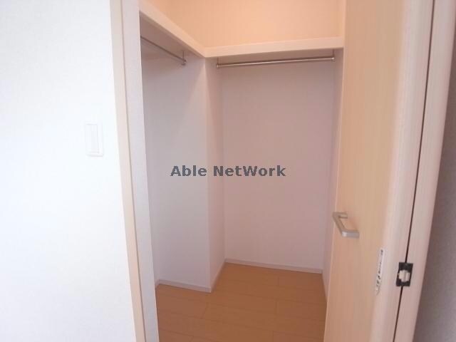 物件内観写真10　(ウォークインクローゼット)
