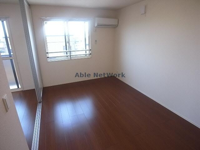 物件内観写真7　(居室)