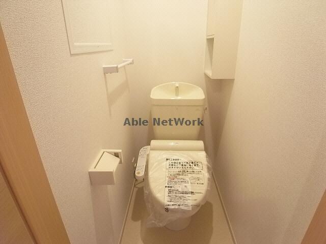 物件内観写真13　(温水洗浄便座付きﾄｲﾚ)
