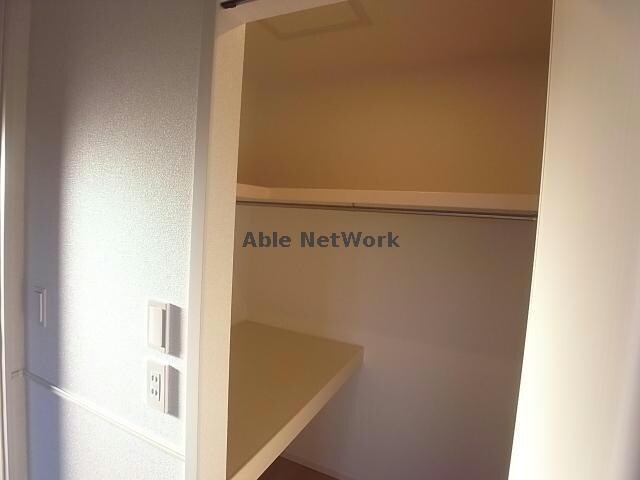 物件内観写真10　(収納)