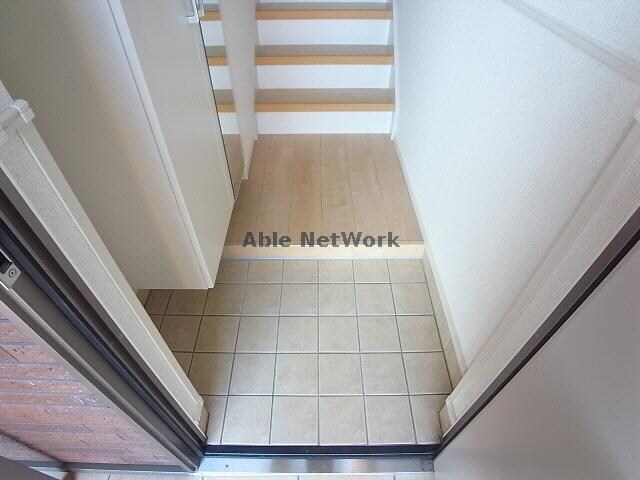 物件内観写真15　(玄関回り)