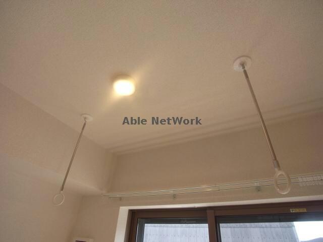 物件内観写真27　(室内物干し機)