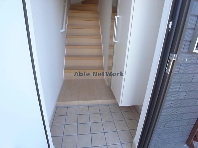 物件内観写真16　(玄関)