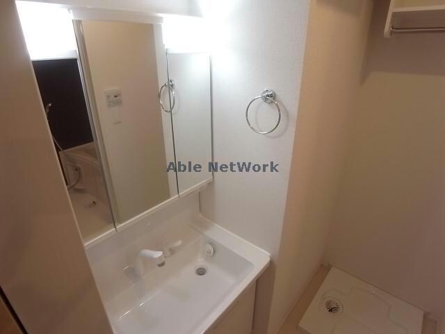 物件内観写真13　(洗面・脱衣所)