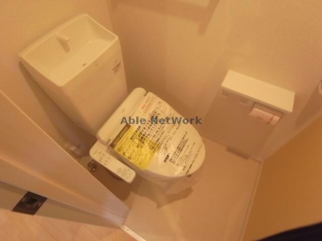 物件内観写真15　(温水洗浄便座付きトイレ)