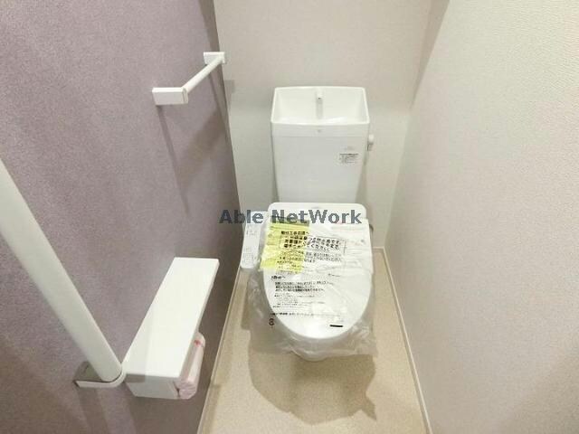 物件内観写真12　(温水洗浄便座付きトイレ)