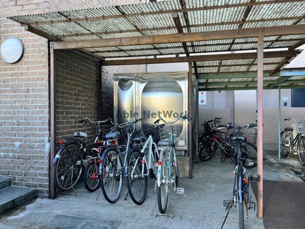 駐輪場(駐輪場)