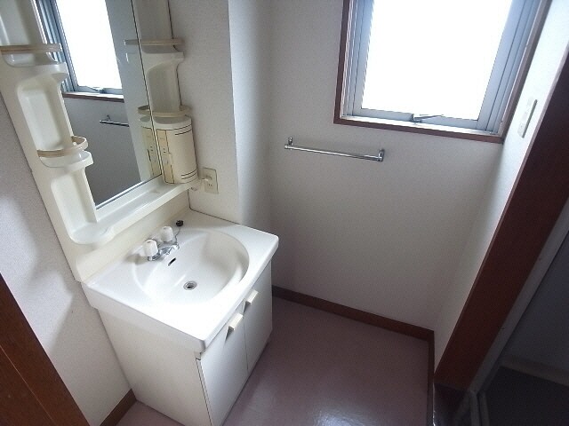 物件内観写真5　(洗面台)