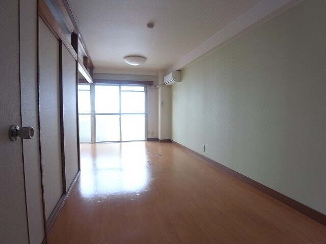 物件内観写真9　(リビングダイニング)