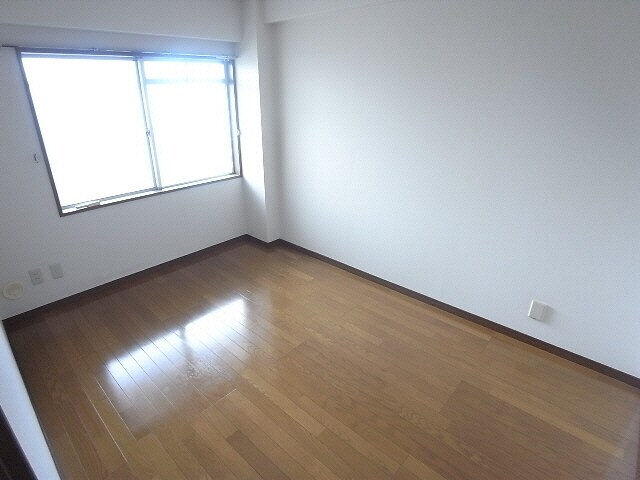 物件内観写真12　(洋室)