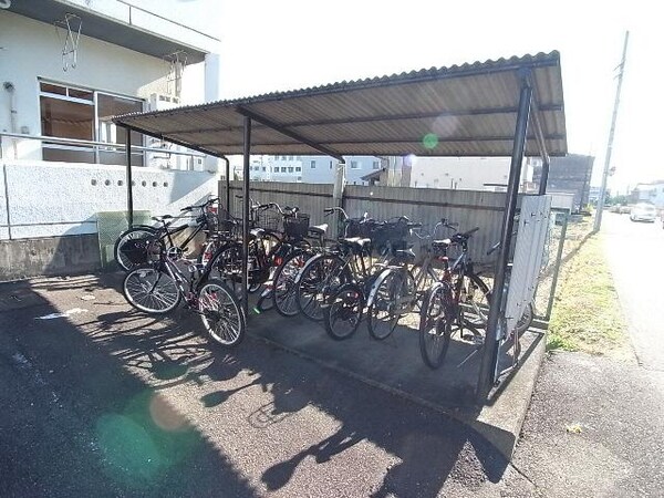 駐輪場(駐輪場)