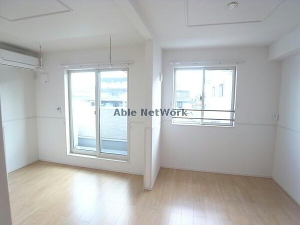 リビングダイニング