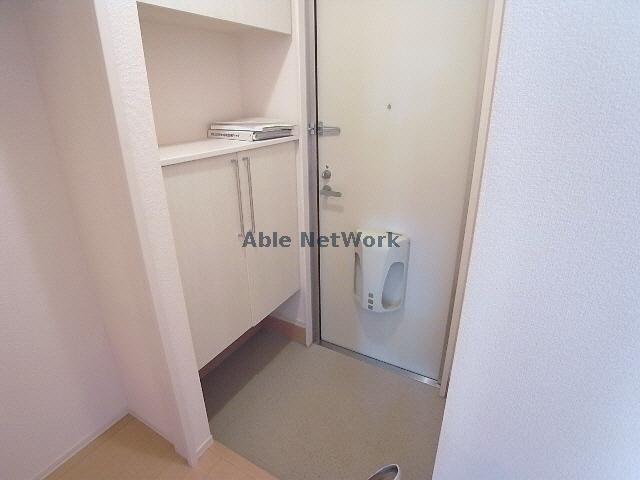 物件内観写真6　(玄関)