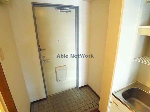 物件内観写真8　(玄関回り)